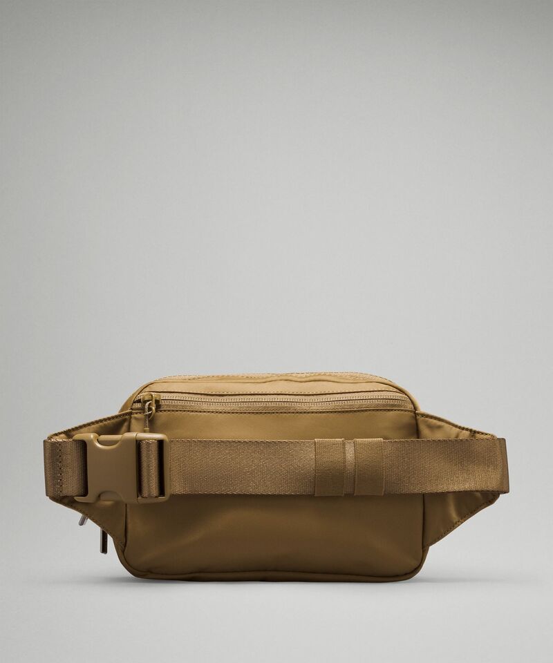 Everywhere Belt Bag Large with Long Strap 2L